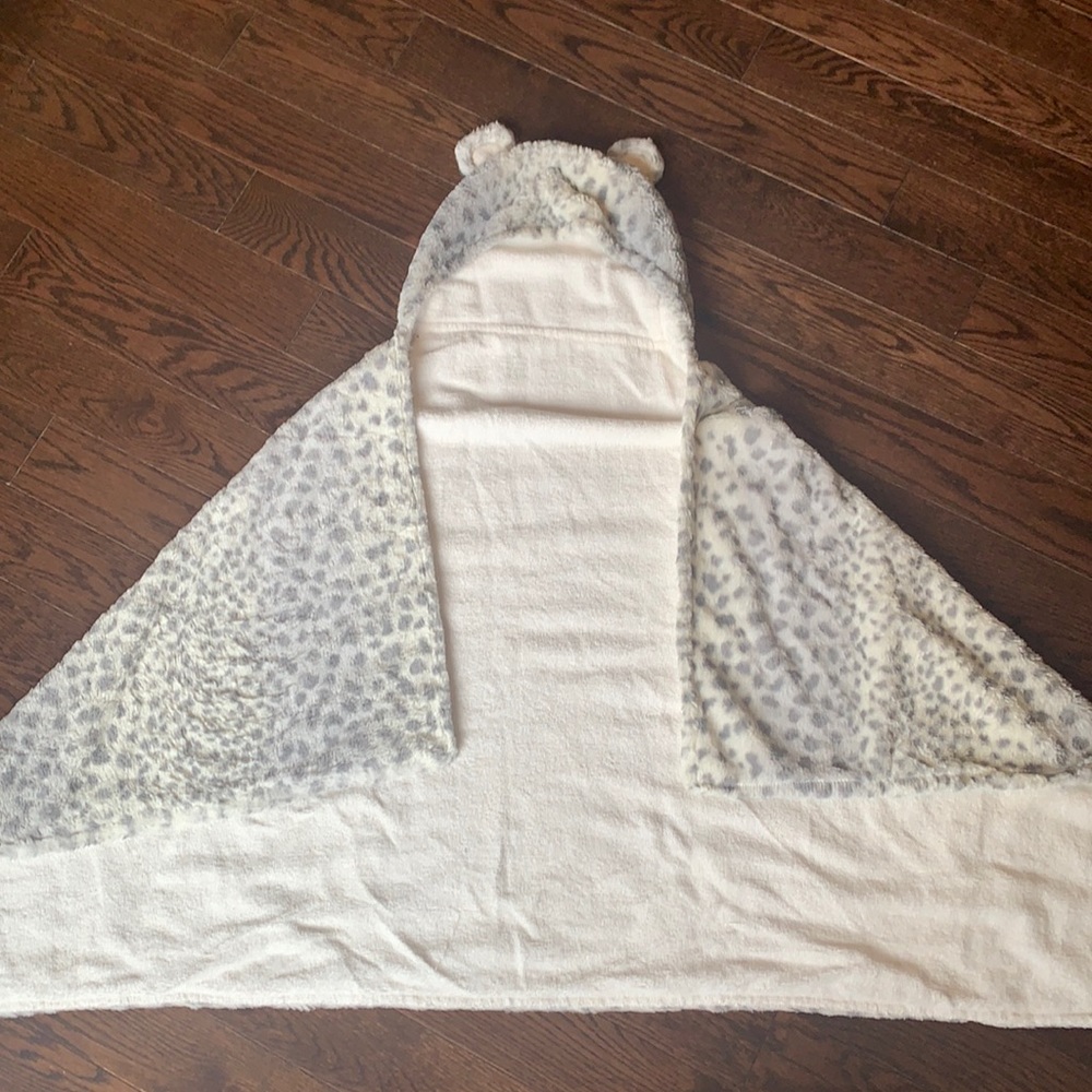 Pottery Barn Kids Bathroom Hoodie Towel